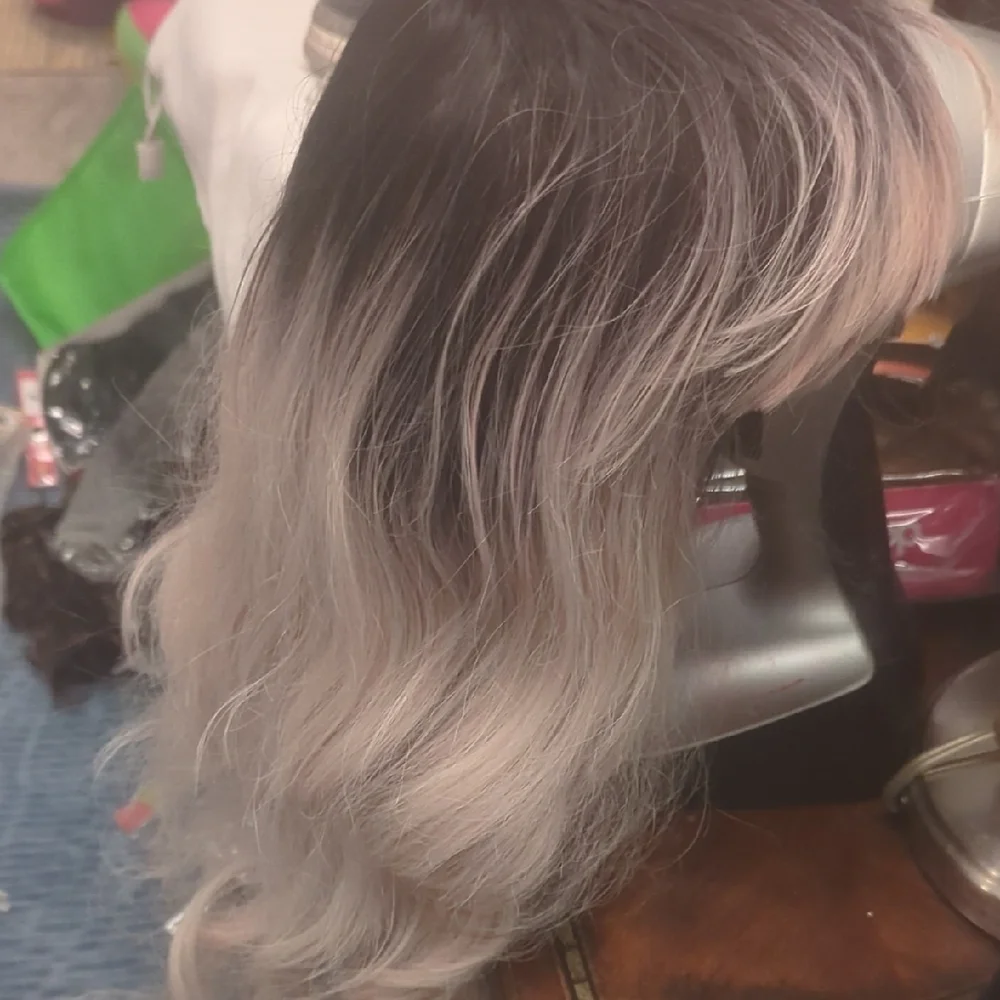 Stylish Black to Blonde Ombre Wig - Picture 2 of 4